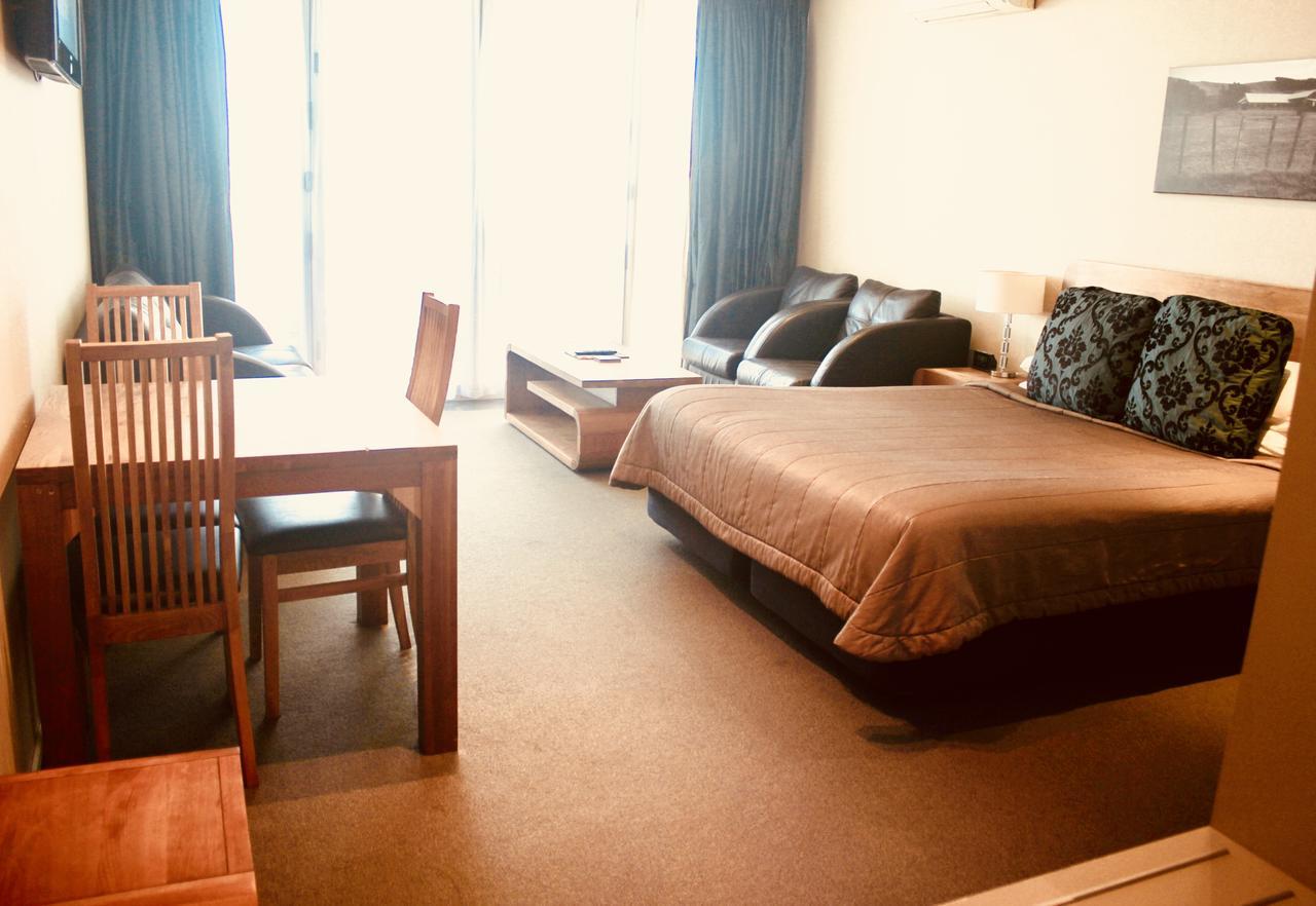 Hotel The Nautilus à Napier Extérieur photo A typical studio apartment
